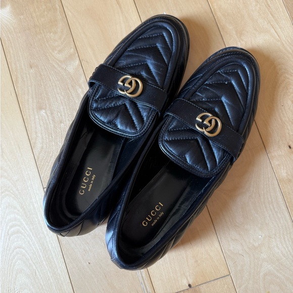 Gucci // black leather quilted loafers - Picture 2 of 9